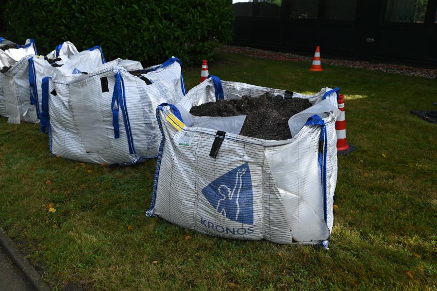 Ausgangsprodukt für das Sulfatverfahren ist Ilmenit, das von einer firmeneigenen Mine aus Norwegen kommt. Bild: Petra Schneider.