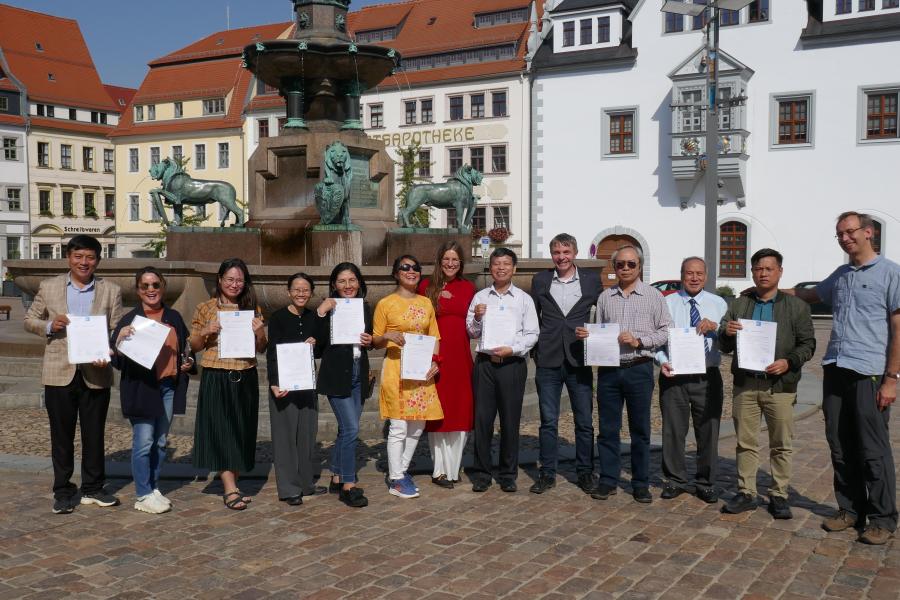 Certificate presentation at the end of the study trip in Freiberg. Image: Conrad Dorer