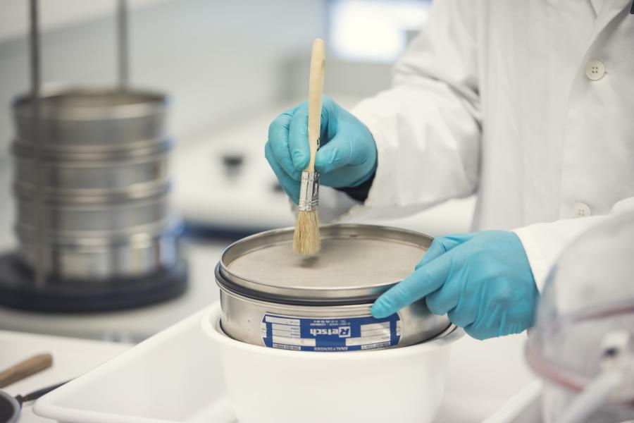 Um kein Korn zu vergessen ist ein präzises Vorgehen nötig. Foto: Matthias Piekacz