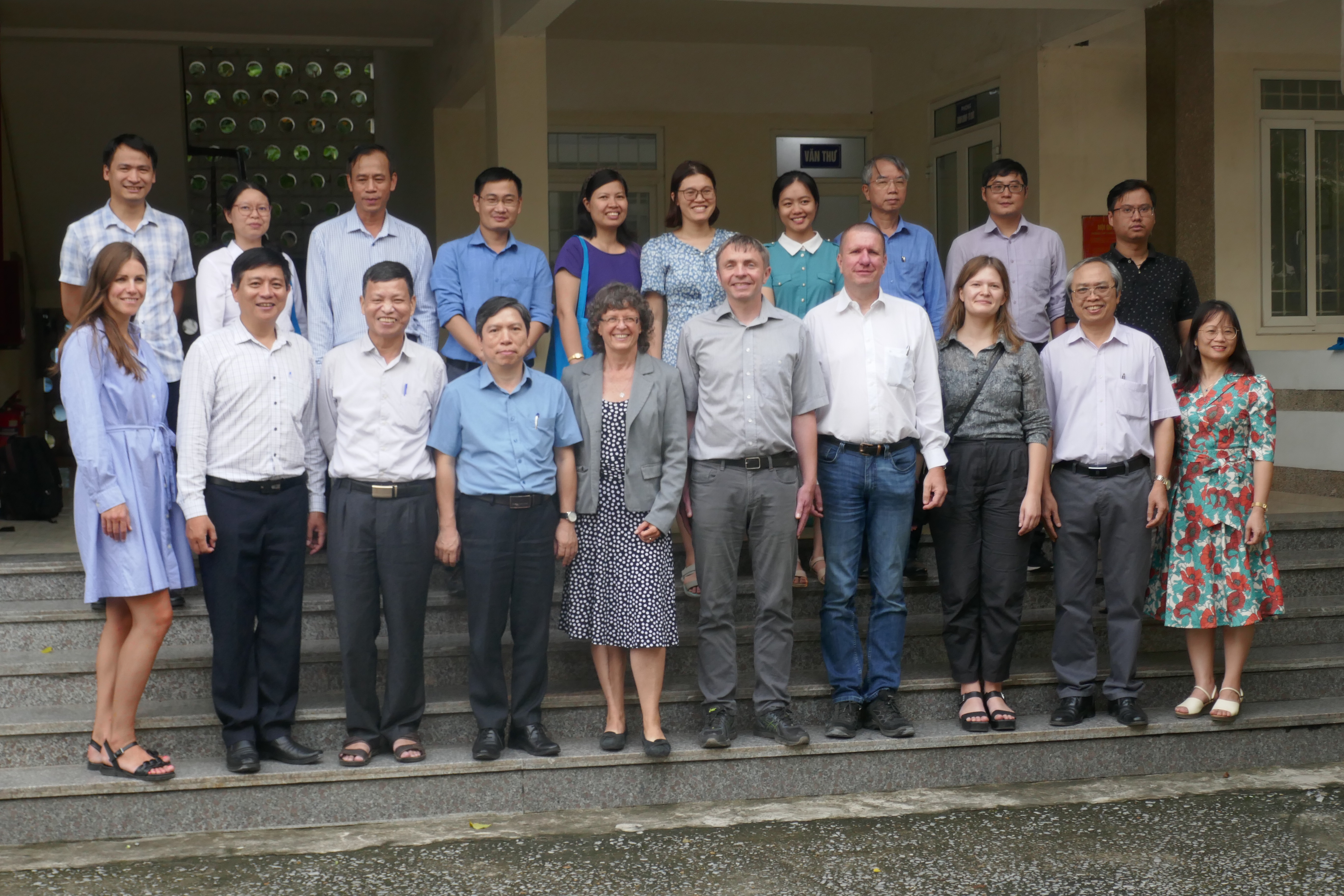 Group photo from the kick-off meeting in front of INST